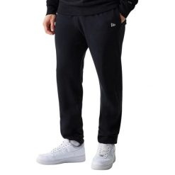 Spodnie dresowe New York Yankees. Czarne spodnie dresowe męskie New Era, bez wzorów, z dresówki, długie. W wyprzedaży za 262.00 zł.