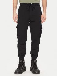 Moose Knuckles Spodnie dresowe Hartsfield M33MR777 Czarny Regular Fit. Czarne spodnie dresowe męskie Moose Knuckles, bez wzorów, z bawełny. Za 689.99 zł.