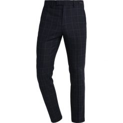Ted Baker STEFANT Spodnie garniturowe navy. Eleganckie spodnie męskie marki Ted Baker. Za 689.00 zł.