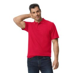 Męska Koszulka Polo Softstyle Pique. Czerwone koszulki polo męskie GILDAN, m, bez wzorów, bez kołnierzyka, bez ramiączek. Za 64.99 zł.