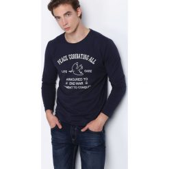 Granatowa Koszulka Armoured. Niebieskie koszulki męskie z długim rękawem Born2be, z długim rękawem. Za 29.99 zł.