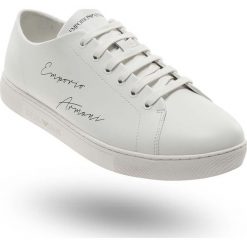 SNEAKERSY EMPORIO ARMANI. Białe buty sportowe na co dzień męskie Emporio Armani, m, bez wzorów, ze skóry, bez ramiączek, bez kaptura. Za 503.30 zł.