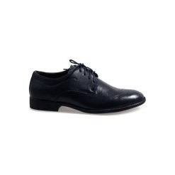 Granatowe eleganckie półbuty D181502B. Eleganckie półbuty męskie ButyModne, biznesowe, bez obcasa, bez zapięcia. Za 99.00 zł.