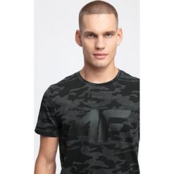 T-shirt męski TSM272 - czarny allover. T-shirty męskie marki 4f. W wyprzedaży za 49.99 zł.