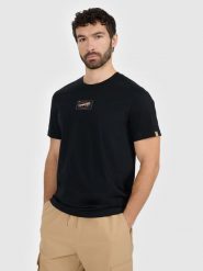 4F T-shirt regular z nadrukiem męski - czarny M. Czarne t-shirty męskie 4f, m, bez wzorów, z bawełny, bez kołnierzyka, bez ramiączek. Za 79.99 zł.