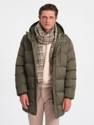 Długa zimowa kurtka męska pikowana o satynowym wykończeniu - khaki V1 - Rozmiar: XL. Brązowe kurtki męskie Ombre Clothing, na zimę, m, bez wzorów, z satyny, bez ramiączek, bez kaptura. W wyprzedaży za 139.99 zł.