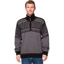 Sweter w kolorze szaro-czarnym. Czarne swetry męskie CMP Men, z dzianiny, ze stójką. W wyprzedaży za 159.95 zł.