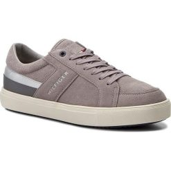 Sneakersy TOMMY HILFIGER - Moon 1C2 FM0FM00834 Light Grey 007. Szare buty sportowe na co dzień męskie Tommy Hilfiger, w kolorowe wzory, ze skóry ekologicznej. W wyprzedaży za 269.00 zł.