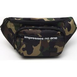 Saszetka nerka - Khaki. Brązowe saszetki męskie Cropp. Za 49.99 zł.