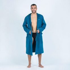Szlafrok na basen męski Watko Compact z mikrofibry. Niebieskie szlafroki męskie NABAIJI, l, bez wzorów, z materiału, z kapturem. Za 89.99 zł.