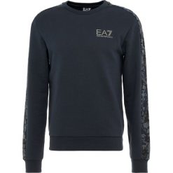 EA7 Emporio Armani Bluza night blue. Niebieskie bluzy nierozpinane męskie EA7 Emporio Armani, z bawełny. Za 509.00 zł.