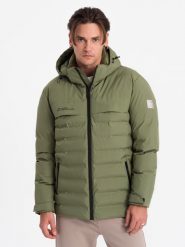 Zimowa kurtka męska z odpinanym kapturem - oliwkowa V1. Zielone kurtki męskie Ombre Clothing, na zimę, m, bez wzorów, bez ramiączek. W wyprzedaży za 277.49 zł.