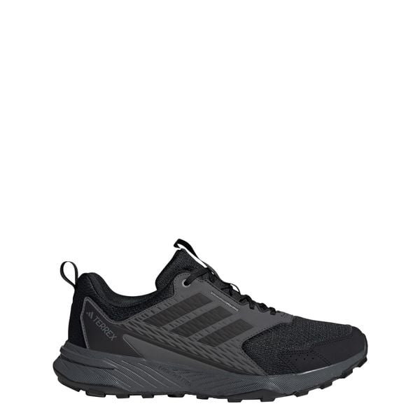 Buty Tracefinder Trail Running. Czarne buty do biegania męskie ADIDAS, bez wzorów, z materiału, bez zapięcia, do biegania. Za 299.00 zł.