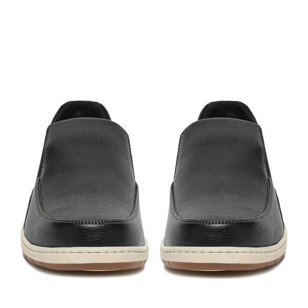 Półbuty Go Soft. Czarne codzienne półbuty męskie GO SOFT, bez wzorów, bez obcasa, bez zapięcia. Za 159.99 zł.