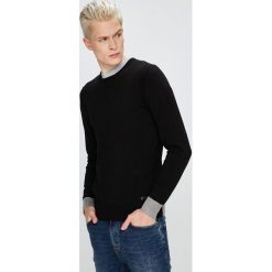 Trussardi Jeans - Sweter. Swetry męskie marki TRUSSARDI JEANS. W wyprzedaży za 239.90 zł.