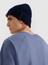 4F Czapka beanie wełniana męska - niebieska L. Niebieskie czapki męskie 4f, na zimę, bez wzorów, z dzianiny, eleganckie. Za 99.99 zł.