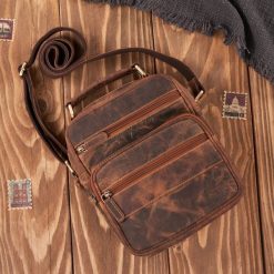 Saszetka męska na ramię skórzana vintage do pracy praktyczna brązowa Paolo Peruzzi T-128-HBR. Brązowe saszetki męskie bez wzorów, z materiału, biznesowe, do ręki, małe. Za 229.99 zł.