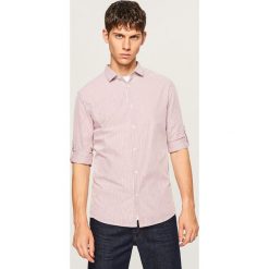 Koszula slim fit w paski - Czerwony. Czerwone koszule męskie Reserved, w paski. W wyprzedaży za 49.99 zł.