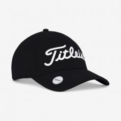 Czapka z daszkiem do golfa Titleist z magnesem na znacznik. Czapki męskie TITLEIST, bez wzorów, z materiału, klasyczne. Za 119.99 zł.