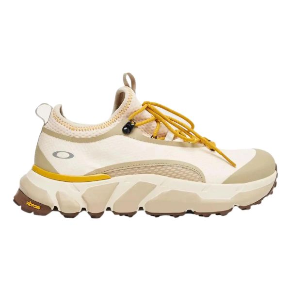 Buty Sportowe Turystyczne Męskie Oakley Light Shield. Brązowe buty trekkingowe męskie Oakley, bez wzorów, bez zapięcia, trekkingowe. Za 579.99 zł.