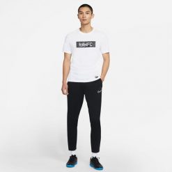 Spodnie Dresowe Męskie Nike DRI-FIT Academy. Białe spodnie dresowe męskie Nike, bez wzorów, z dresówki. Za 191.00 zł.