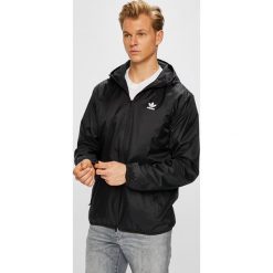 Adidas Originals - Kurtka. Szare kurtki męskie Adidas Originals, z materiału, z krótkim rękawem. W wyprzedaży za 259.90 zł.