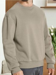 Bluza basic comfort fit - beżowy. Brązowe bluzy nierozpinane męskie Sinsay, l, bez wzorów, bez ramiączek, bez kaptura. Za 29.99 zł.