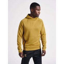 Bluza z kapturem Hummel Cima XK. Brązowe bluzy nierozpinane męskie HUMMEL, m, bez wzorów, z kapturem. W wyprzedaży za 222.00 zł.