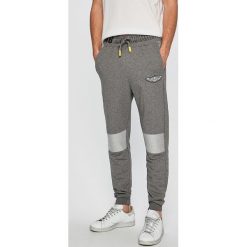 Guess Jeans - Spodnie. Spodnie na co dzień męskie Guess Jeans. Za 369.90 zł.