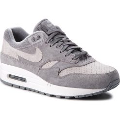 Buty NIKE - Air Max 1 Premium 875844 005 Cool Grey/Wolf Grey/White. Szare buty sportowe na co dzień męskie marki Nike, z materiału, eleganckie. W wyprzedaży za 439.00 zł.
