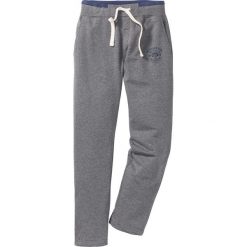Spodnie sportowe z nadrukiem bonprix szary melanż. Długie spodnie sportowe męskie marki bonprix. Za 59.99 zł.