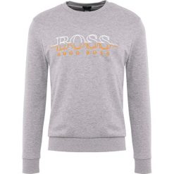 BOSS ATHLEISURE SALBO Bluza light/pastel grey. Szare bluzy nierozpinane męskie BOSS ATHLEISURE, z bawełny. Za 539.00 zł.