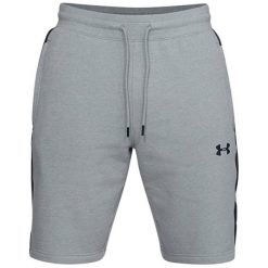 Szorty w kolorze szarym. Szorty męskie Under Armour. W wyprzedaży za 144.95 zł.