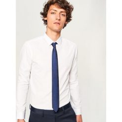 Koszula z mikroprintem slim fit - Biały. Koszule męskie marki Giacomo Conti. W wyprzedaży za 59.99 zł.