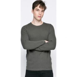 Dissident - Sweter. Szare swetry męskie Dissident, z bawełny, z okrągłym kołnierzem. W wyprzedaży za 39.90 zł.