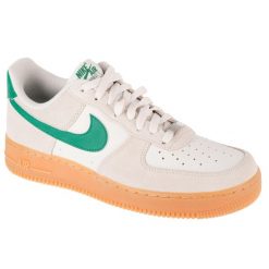 Buty sportowe Sneakersy męskie, Air Force 1 07 LV8. Białe buty sportowe na co dzień męskie Nike, m, bez wzorów, sportowe, bez ramiączek, bez kaptura, trekkingowe. Za 549.99 zł.