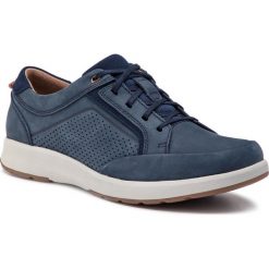Półbuty CLARKS - Un Trail Form 261409767 Navy Nubuck. Codzienne półbuty męskie marki Clarks. Za 389.00 zł.