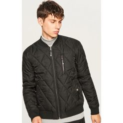 Pikowana kurtka bomber - Czarny. Kurtki męskie marki Giacomo Conti. W wyprzedaży za 59.99 zł.