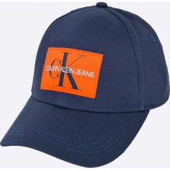 Calvin Klein Jeans - Czapka. Niebieskie czapki męskie Calvin Klein Jeans, z bawełny. W wyprzedaży za 119.90 zł.