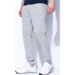 Szare Spodnie Dresowe Folksy. Spodnie dresowe męskie marki Born2be. Za 39.99 zł.