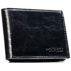 Czarny portfel męski ze skóry ekologicznej bez zapięcia zewnętrznego - 4U Cavaldi. Czarne portfele męskie 4U Cavaldi, bez wzorów, ze skóry ekologicznej. Za 24.99 zł.