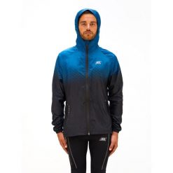 Kurtka wiatroszczelna męska do biegania i na szlak PERFORMANCE WINDBREAKER. Niebieskie kurtki męskie BODYCROSS, na zimę, m, bez wzorów, z materiału, bez kaptura, do biegania. Za 739.99 zł.