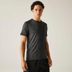 Persist męska sportowa koszulka. Czarne t-shirty sportowe męskie Dare 2B, m, bez wzorów, sportowe, bez ramiączek. W wyprzedaży za 89.99 zł.