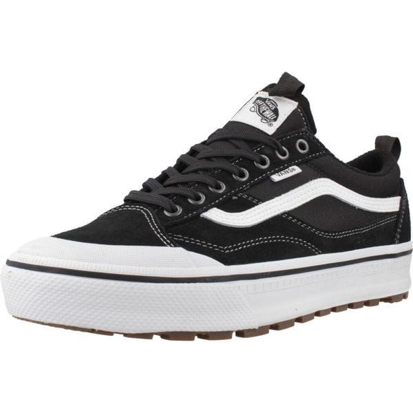 Buty VANS MTE OLD SKOOL WATERPROOF Czarny. Czarne buty trekkingowe męskie Vans, bez wzorów, ze skóry, bez zapięcia, trekkingowe. Za 594.06 zł.