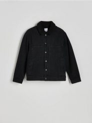 Jeansowa kurtka sherpa - czarny. Czarne kurtki męskie Reserved, l, bez wzorów, z denimu, bez ramiączek, bez kaptura. W wyprzedaży za 99.99 zł.