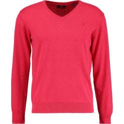 GANT WEIGHT VNECK Sweter cyklamen melange. Kardigany męskie Gant. Za 419.00 zł.