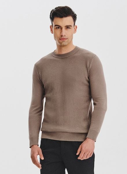 PAKO LORENTE – Brązowy sweter męski. Brązowe swetry męskie Pako Lorente, bez wzorów, z bawełny, bez kołnierzyka, bez ramiączek. Za 79.99 zł.