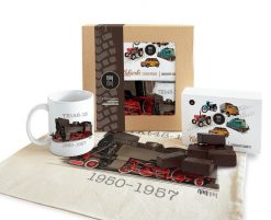 TKt48-18 — paczka (Zawartość paczki: koszulka, torba, kubek, słodycze; Rozmiar koszulki / bluzy: 5XL (męska); Kolor koszulki / bluzy: jasnoszary melan. Szare bluzy nierozpinane męskie nikiniki, m, bez wzorów, z bawełny, bez ramiączek, bez kaptura. Za 169.00 zł.