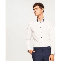 Koszula super slim fit z mikroprintem - Biały. Koszule męskie marki Reserved. Za 99.99 zł.