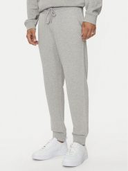 United Colors Of Benetton Spodnie dresowe 342ZUF01B Szary Regular Fit. Szare spodnie dresowe męskie United Colors Of Benetton, bez wzorów, z bawełny. Za 219.99 zł.